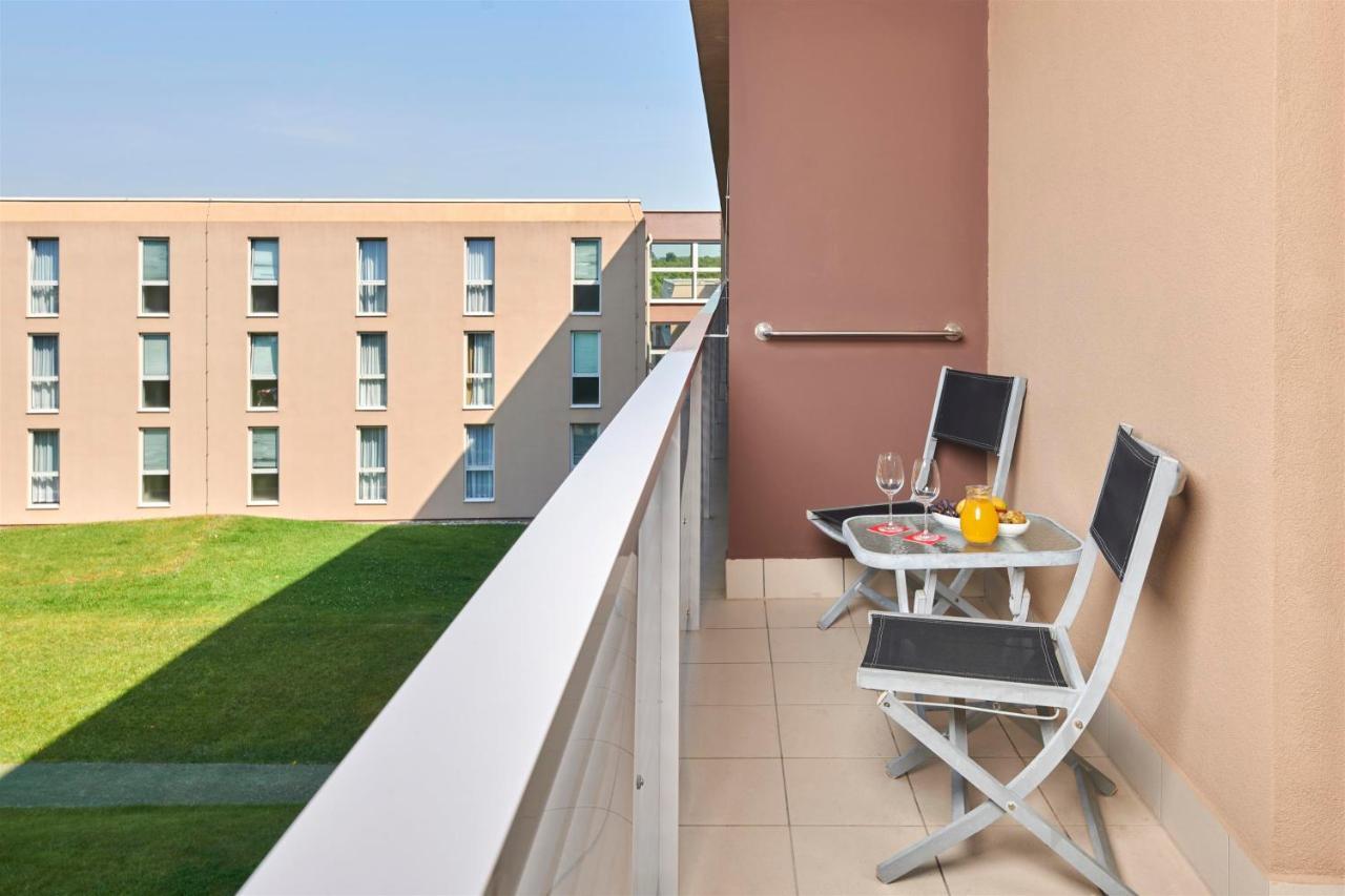 Suite with Balcony,1168159603:JPEG