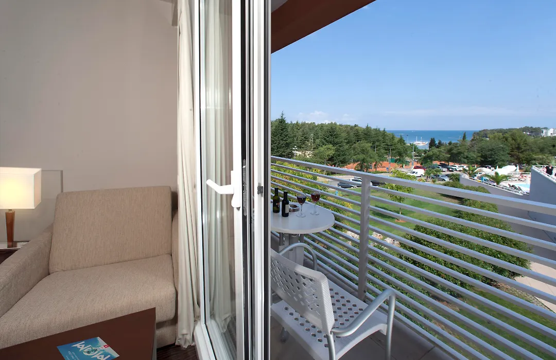 Hotel Albatros Plava Laguna-1
