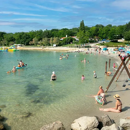 Albatross Mobile Homes On Valamar Camping Lanterna-2